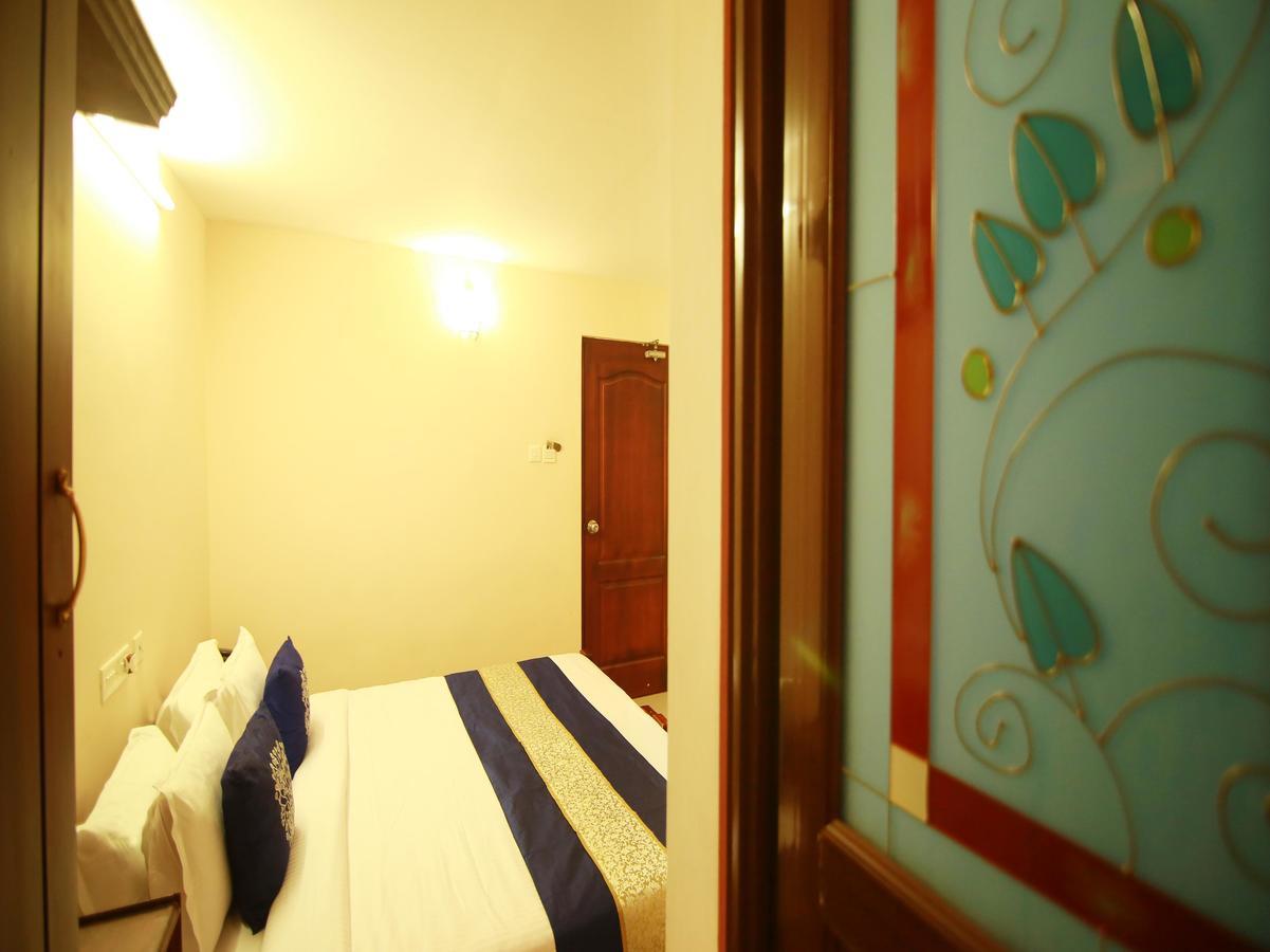 Oyo 4824 Hotel Star Коччи Экстерьер фото
