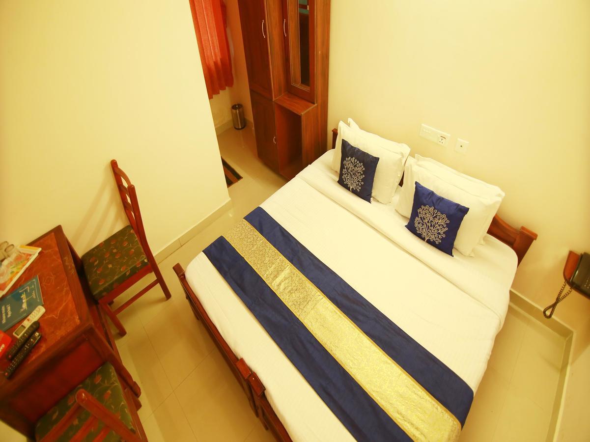 Oyo 4824 Hotel Star Коччи Экстерьер фото