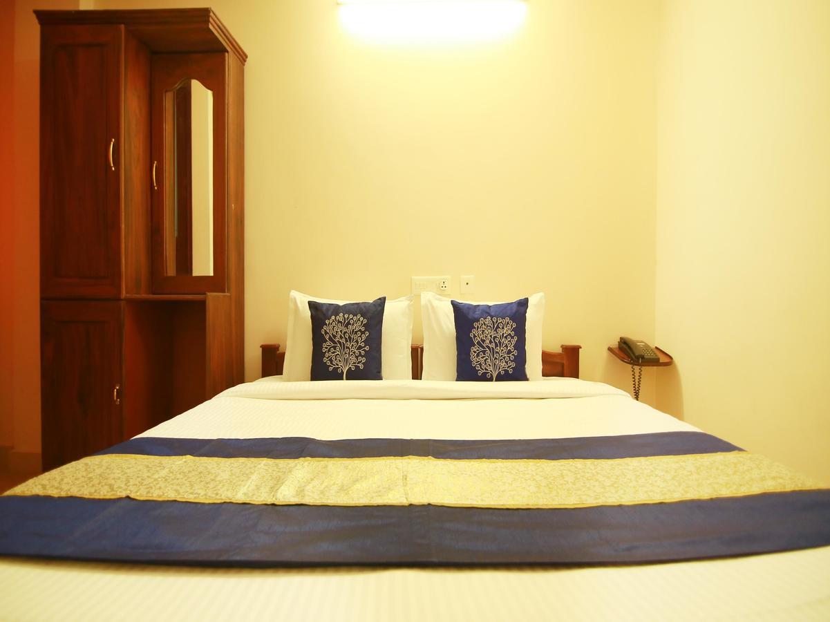 Oyo 4824 Hotel Star Коччи Экстерьер фото