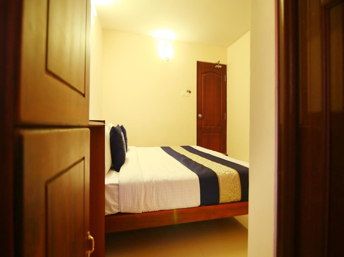 Oyo 4824 Hotel Star Коччи Экстерьер фото