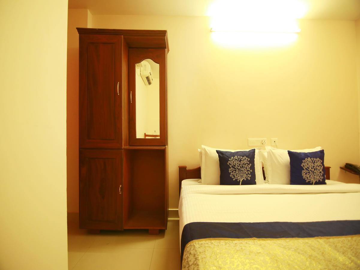 Oyo 4824 Hotel Star Коччи Экстерьер фото